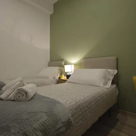 לינה וארוחת בוקר Just Sleep